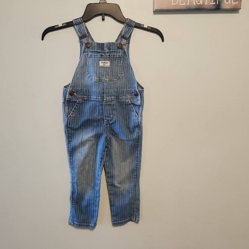 Oshkosh B’Gosh Railroad Striped Vestbak Overalls size 3T
